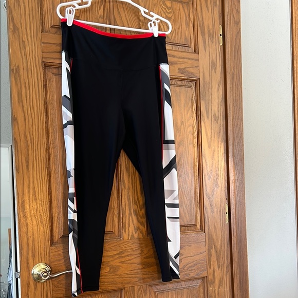 Exertion Women’s Extra Large Black Leggings NWOT - Picture 2 of 6